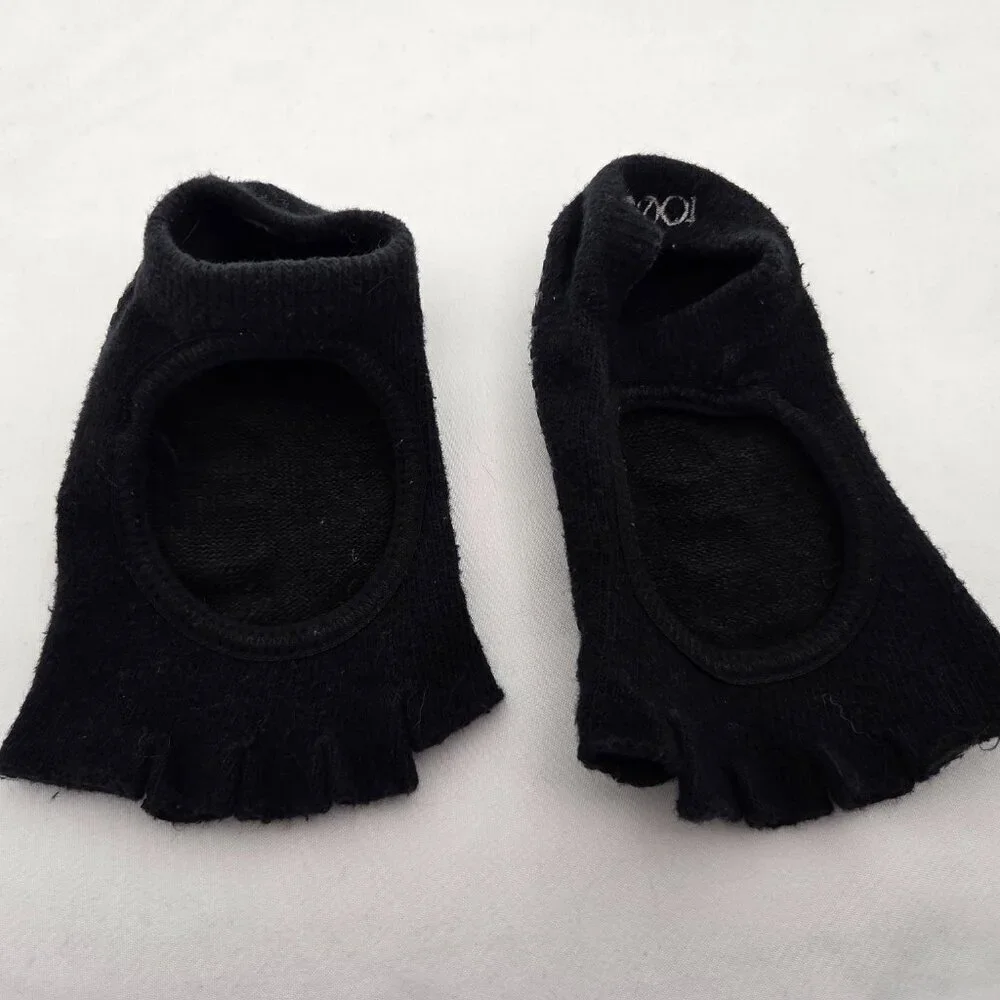 TOESOX Half-Toe Grip Pilates/Barre/Yoga Socks - Black Size S/M